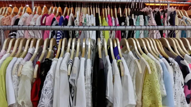 2810796230_1001780227