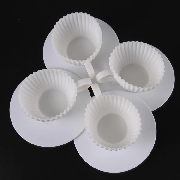 1 Set of 4pcs Silicone Cupcake Cups + 4pcs Saucers Muffin Baking Cake