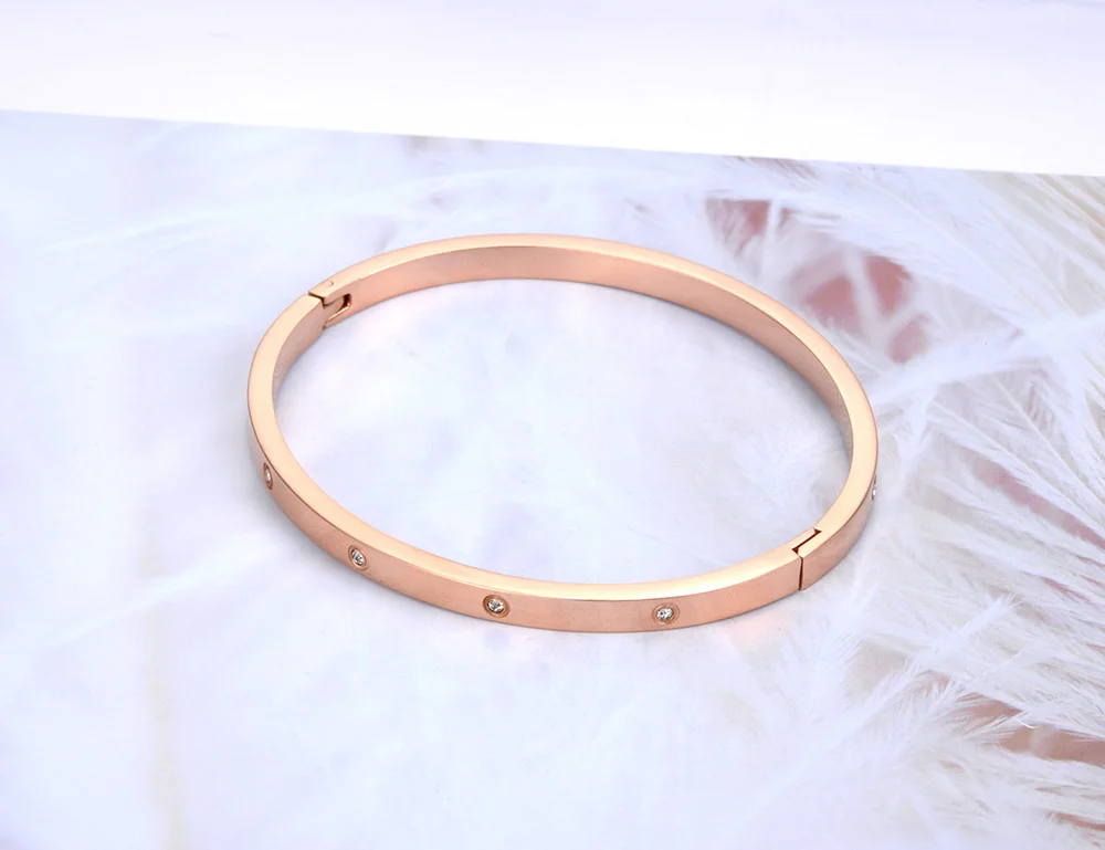 Lokaer Роскошные Cz Кристаллы 4 мм манжеты браслеты для женщин розовое золото кубический цирконий любовь титан браслеты из нержавеющей стали B19063