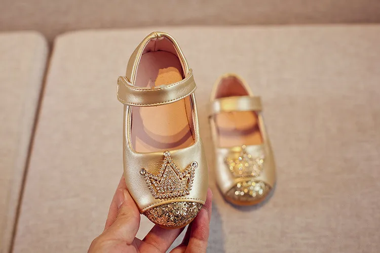 Обувь для девочек принцесса блёстки детей модная обувь для танцев вечерние из искусственной кожи для малышей Свадебные Лоферы розовый золотистый и черный
