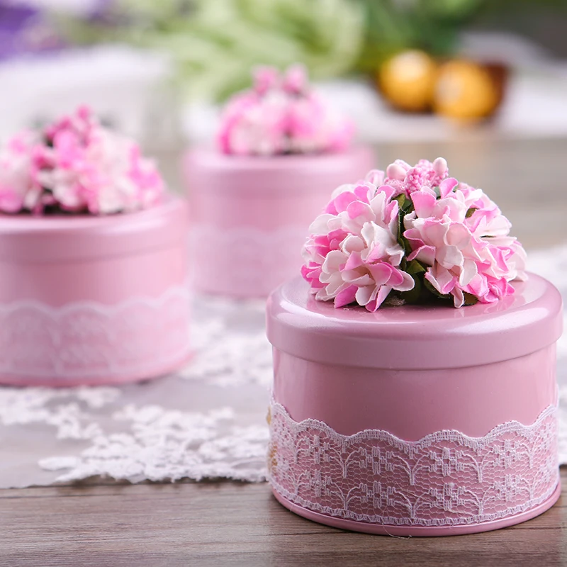 

10pcs/lot Creative Round Shape Tinplate Wedding Candy Box With Beautiful Flower Small Party Favor Gift Box Pink/Purple/Red/Blue