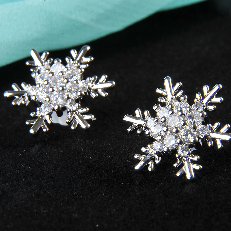 

2019 New Fashion Brincos Girls Zircon Earing Bijoux Sliver Snowflake Stud Earrings For Women Wedding Jewelry Earings Wholesale