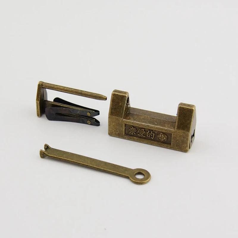 Vintage Antique Iron Chinese Old Lock Retro Brass Padlock Jewelry Wooden Box Padlock Lock for Suitcase Drawer Cabinet + Key 4
