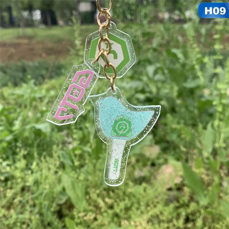 

Kpop Seventeen IZONE Acrylic Keyring Key Holder EXO Twice Lightstick Style Keychain Bag Pendant Charm Fashion Accessories