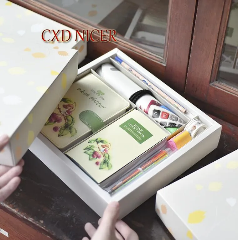 

Creative Plant Hand Painted Notebooks Student Birthday Gift Leather Cover Fitted Japanese Style Diary Planner Stationery DD2011