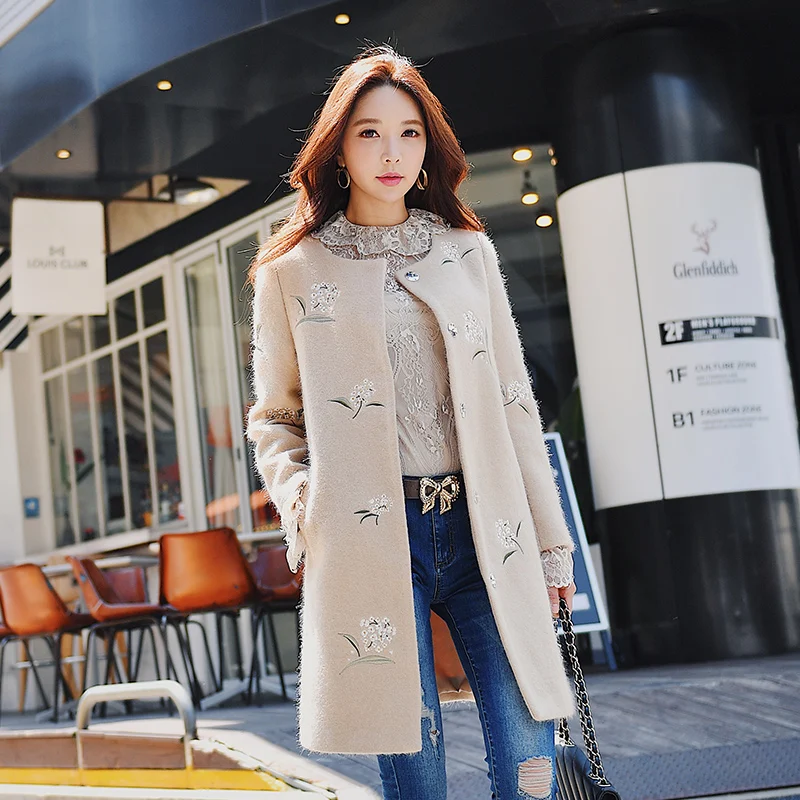 Dabuwawa Autumn Winter Long Coats Outerwear 2018 New Women Elegant Embroidery Print Slim Covered Button  Woolen Coat