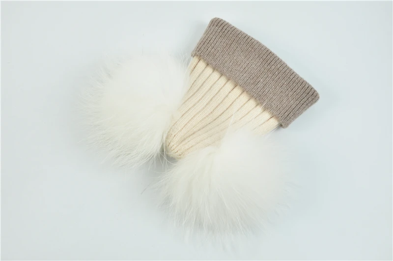 Детская зимняя шапка с помпонами из натурального меха, теплая Милая модная Пушистая Шапка с помпонами из натурального белого меха енота, детские вязаные шапки