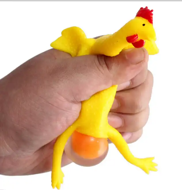 Brinquedo engraçado Borracha Galo Bola Anti stress Da Água Esmagar Produtos de Frango com Imprensa ovo de Galinha Tem Ovo Novidade Kids Brinquedos