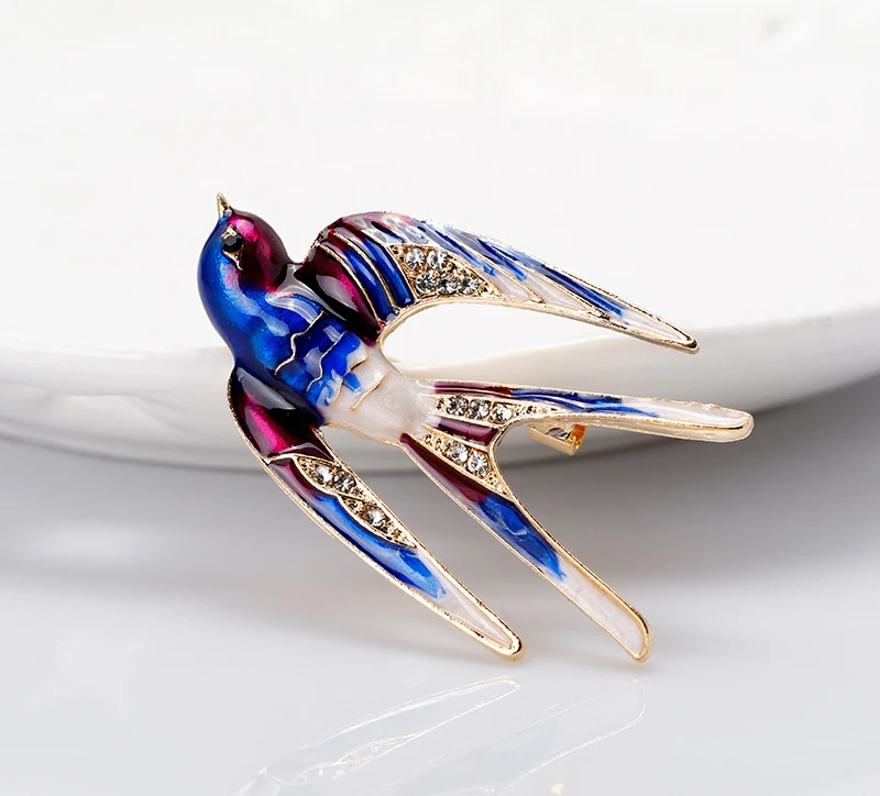 NIUYITID Classic Bird Brooch Enamel Pin Swallow Shape Scarf Pins Women Kids Suit Clothes Accessories Jewelry (5)