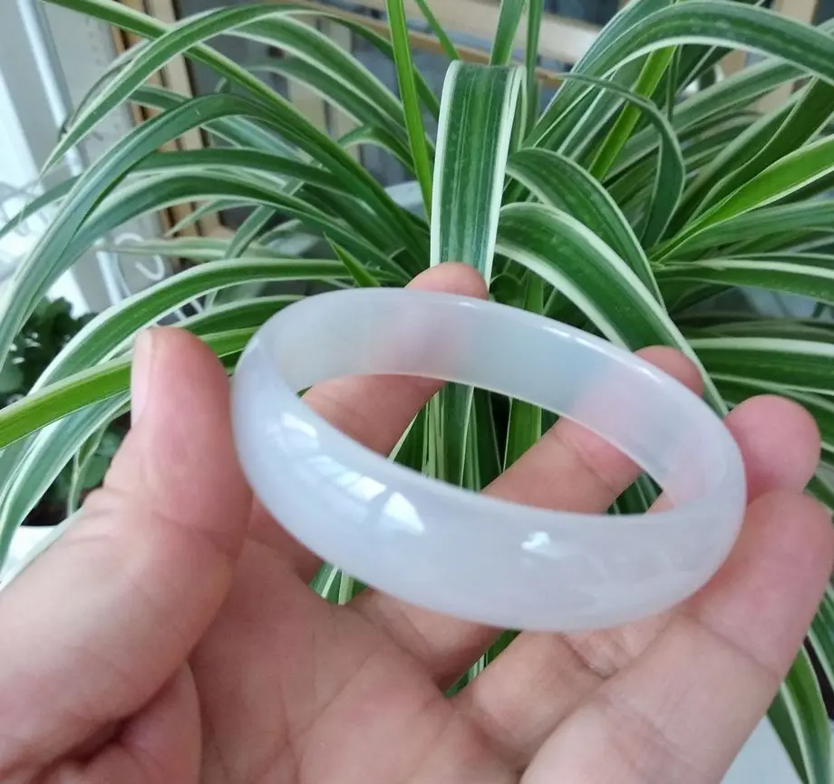 Exquisite Nature Hand Carved White chalcedony Bangle agate bracelet Size is optional ~Fine | Дом и сад