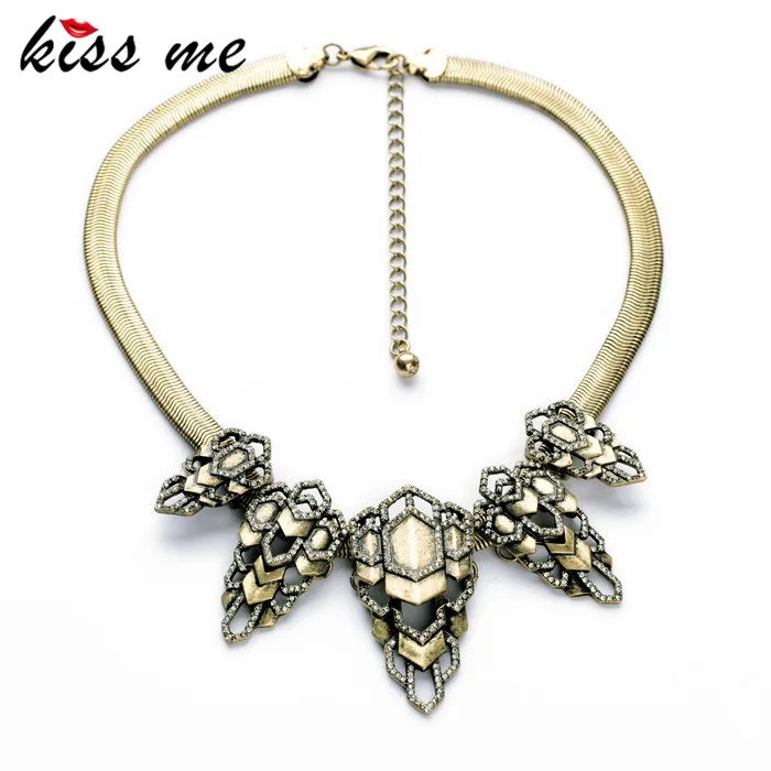 

New Styles 2016 Statement Fashion Elegant Glass Triangle Pendant Necklace For Girls