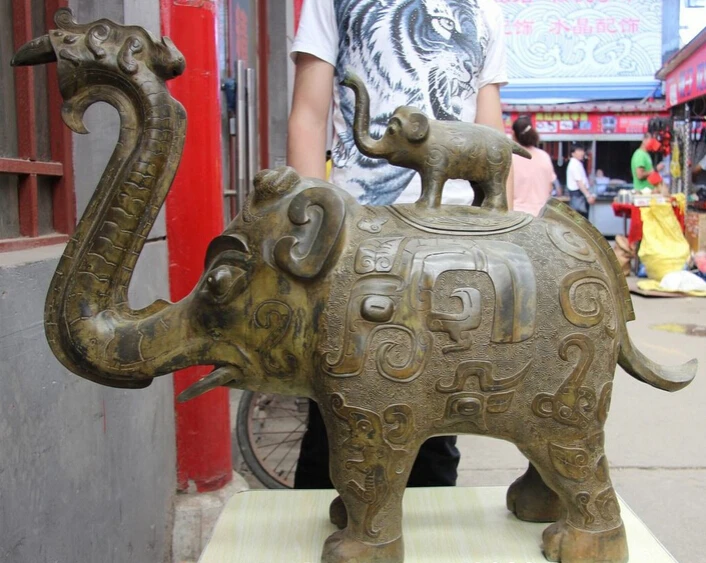 

Collectible bronze S2870 China Dynasty Ancient Palace Bronze Copper Beast Elephant Incense Burner Censer