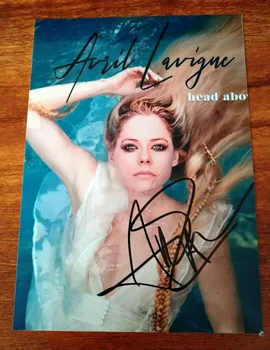 

hand signed Avril Lavigne autographed photo 5*7 free ship 092018D