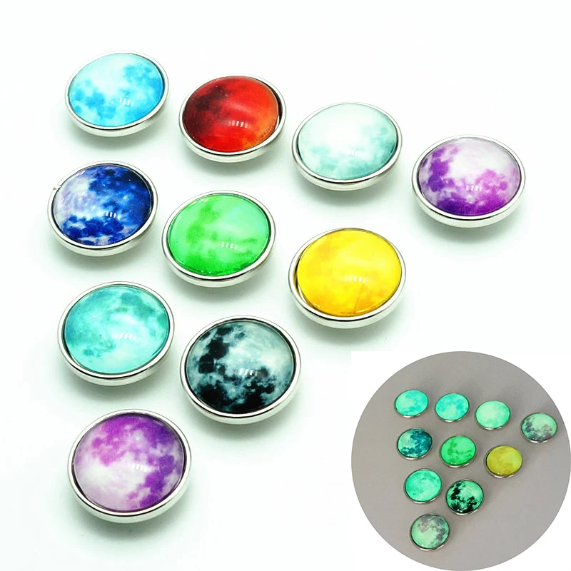 

Glass Luminous Star Series Planet Necklace Crystal Cabochon 18MM snap buttons Glow in the Darkness Christmas Jewelry wholesale