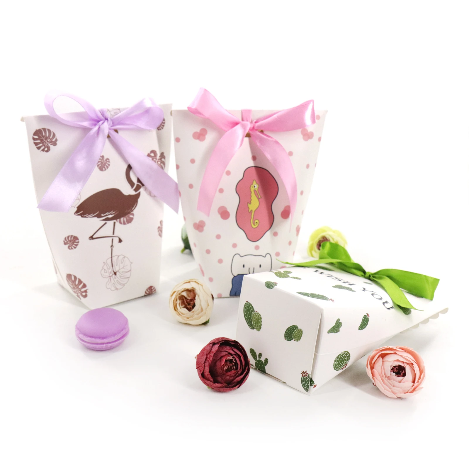 

10pcs/lot 16x7x7cm Cartoon Flamingos/Elephant/Cactus Candy Boxes Wedding Birthday Favors Gift Box Paper Package Candy Bag
