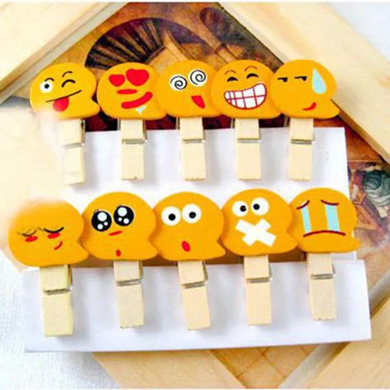 

10pcs Cute Mini Emoticon Wooden Clips Funny Photo Clothes Pegs DIY Clips Note Memo Holder Card Craft Party Wedding Room Decorati