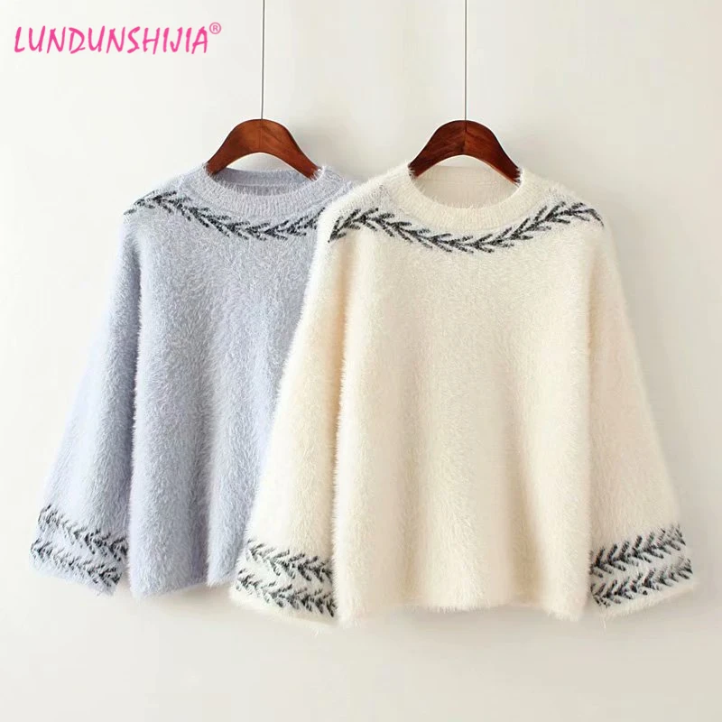 

LUNDUNSHIJIA 2018 Autumn Winter Women Sweaters Wicker Embroidery White Pullover Tops O-neck Loose Mohair Female Sweater