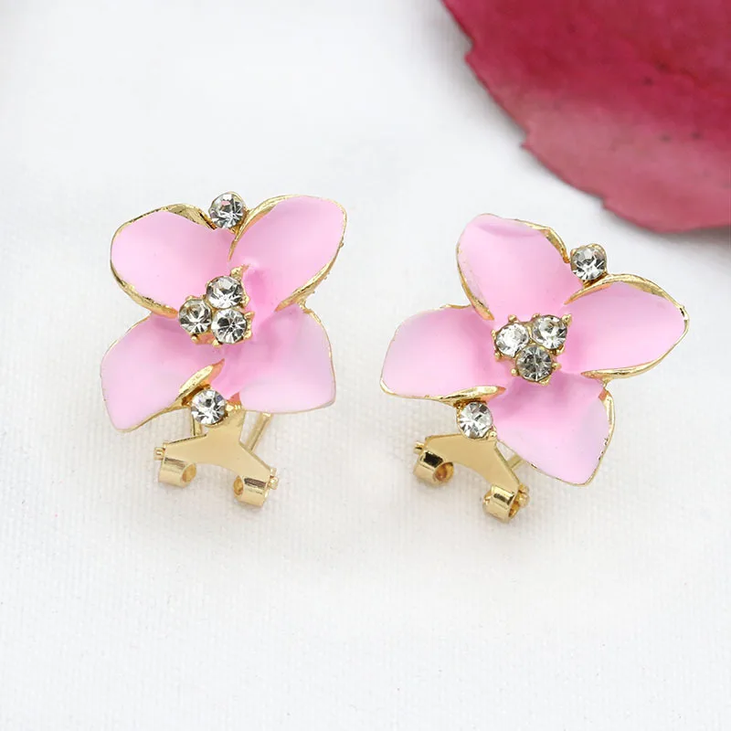

4 Leaf Flower White Black Blue Pink Colors Crystal Golden Stud Earrings for Women piercing Jewelry
