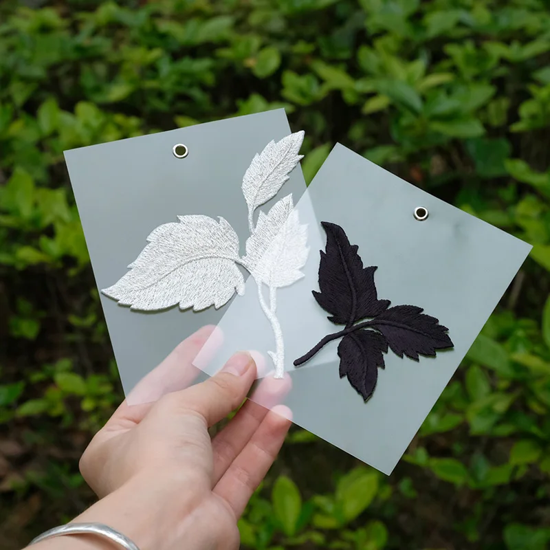 

1PC Small Fresh Tree Leave Patch Fabric Clothing Embroidery Iron On Applique Clothes Stickers Quality DIY Black Patch Decor
