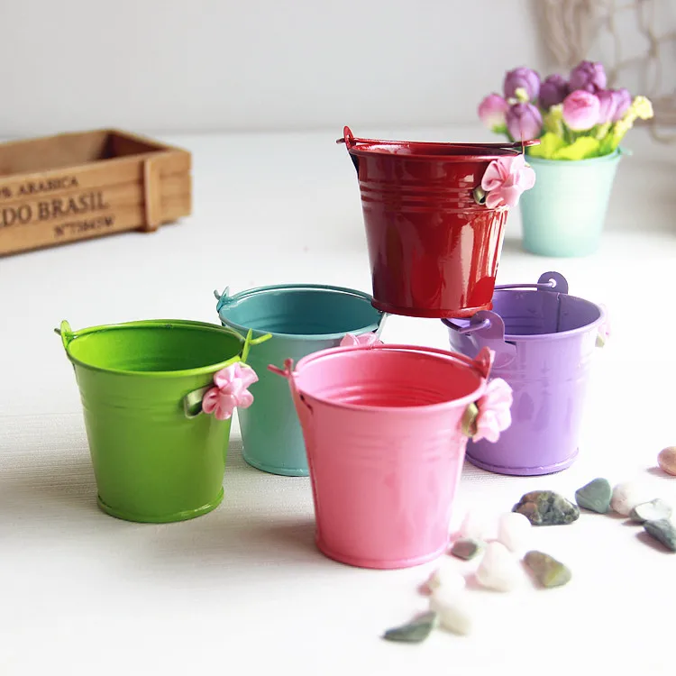 

Pastoral candy color tin iron color small pots with handle Mini bucket flower pot garden pots plant pot garden decoration