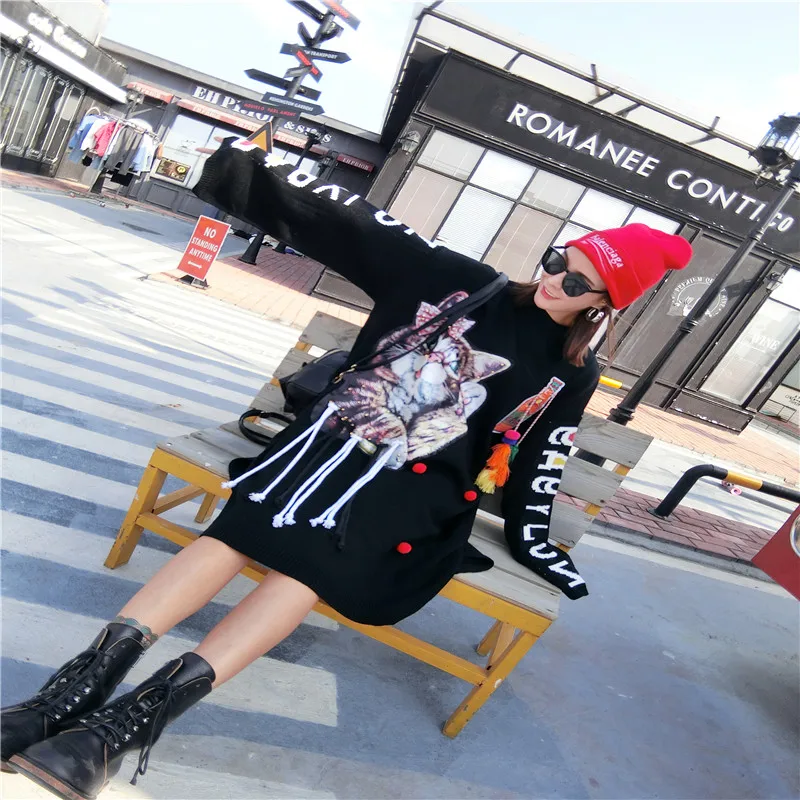 European station winter sweater female 2018 tide brand European goods cartoon cat shirt long ladies tassel knit skirt Sweaters