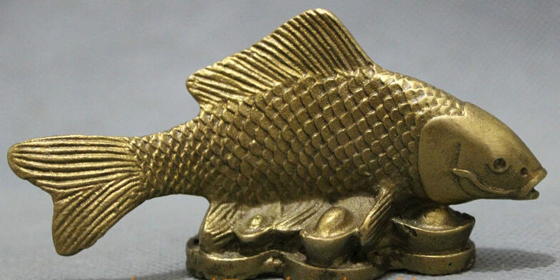 

zhaomeirui73++Chinese Pure Brass Folk Carved JiXiang Wealth Fish On YuanBao Coin Statue Animal