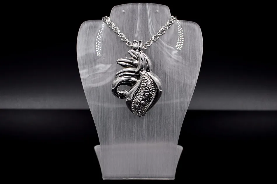 pendant necklace (1)