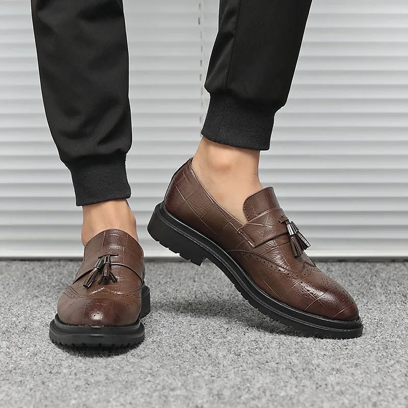 ZERO более Повседневная Мужская обувь Лидер продаж Fashion Fringe Ботинки-броги Для мужчин 2018 слипоны лоферы с кисточками мужской обуви