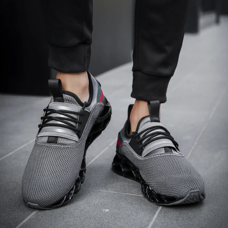 Men Big Size Black Sport Running Shoes Breathable Anti-skid Blade Sneakers For Men Spring Outdoor Tourism Walking Male Shoes Hot