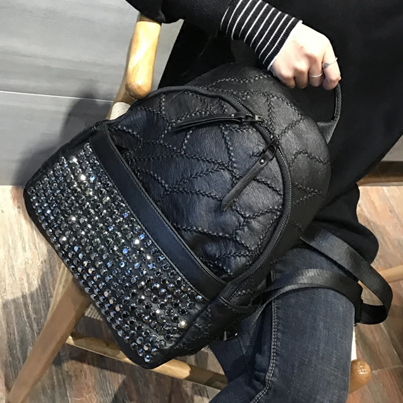 Женский рюкзак из искусственной кожи с металлическими заклепками, высококачественный Женский рюкзак из искусственной кожи, модный дизайн, повседневный школьный рюкзак - Цвет: Черный