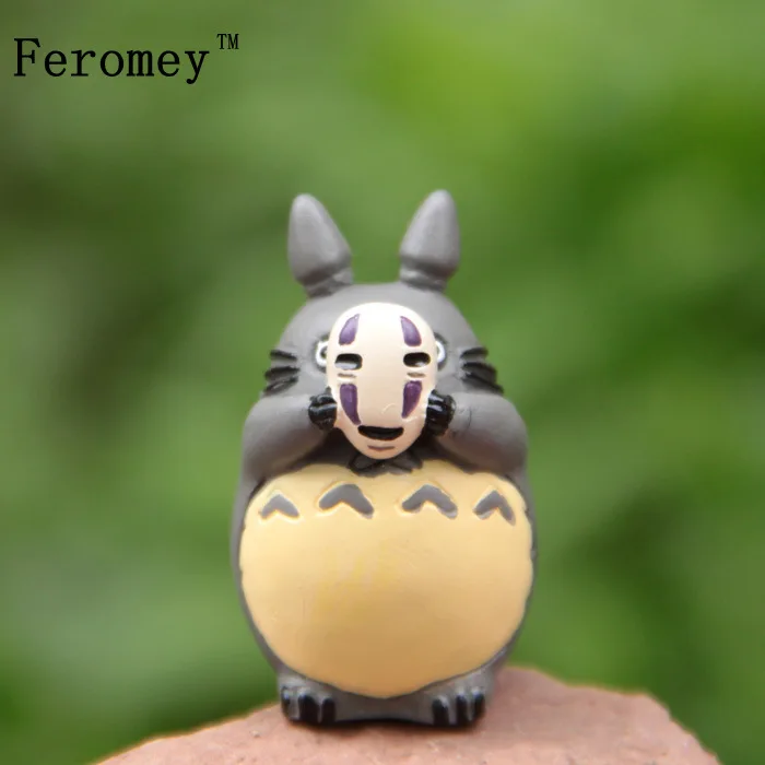 

Japanese Studio Ghibli Movie My Neighbor Totoro With Mask Cosplay Spirited Away No Face Man Resin Figure Cute Totoro Model Toys