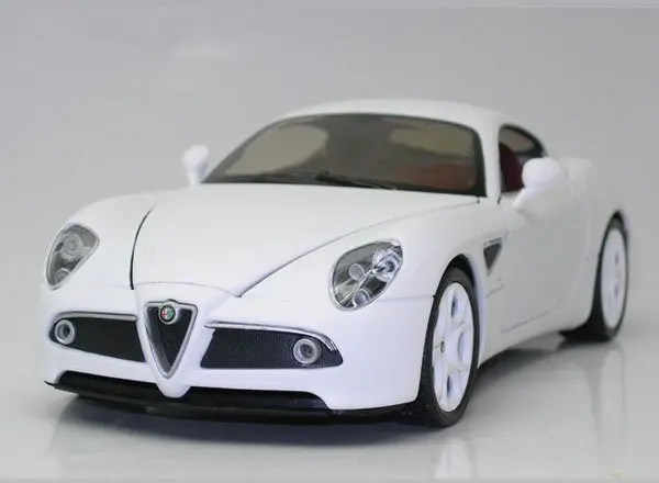 New Alfa Romeo 8C competizione 1:24 Alloy Diecast Car Model Toy Collection  white box B1613