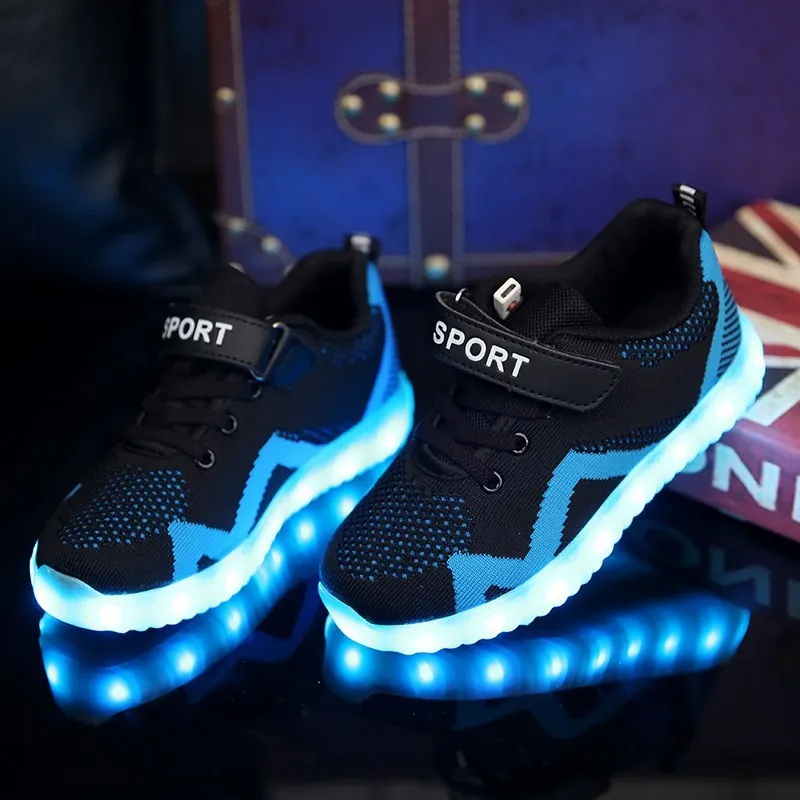 

2019 Fashion Luminous Sneakers for Boys Sneakers with Luminous Sole Glowing Sneakers for Children scarpe con ruote USB Charging