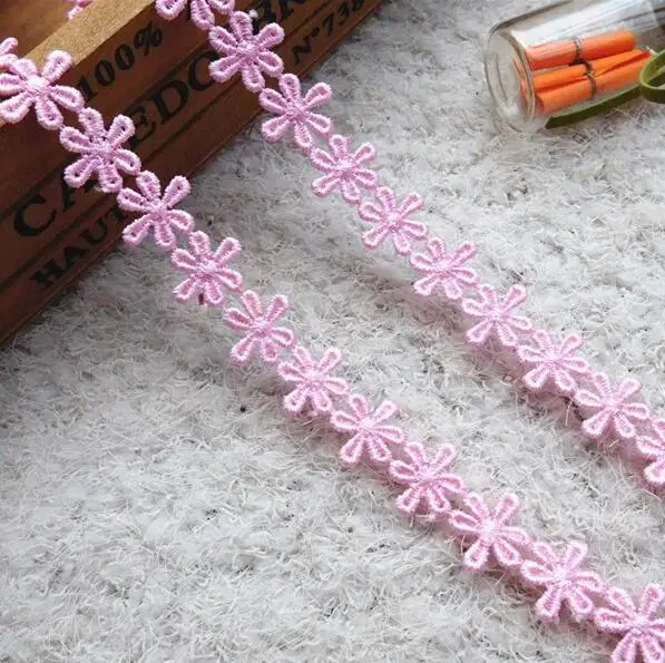 

2019 Hot Wholesale 5 Meters High Quality Sewing Craft Daisy Lace Trim Embellishment 1.5cm Width Pink Flower Lace Ribbon