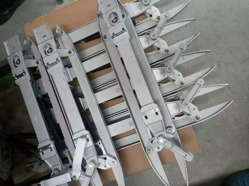 

250710 Elevator a pair of door knife for QKS9 retractable cam door for Schindler elevator parts