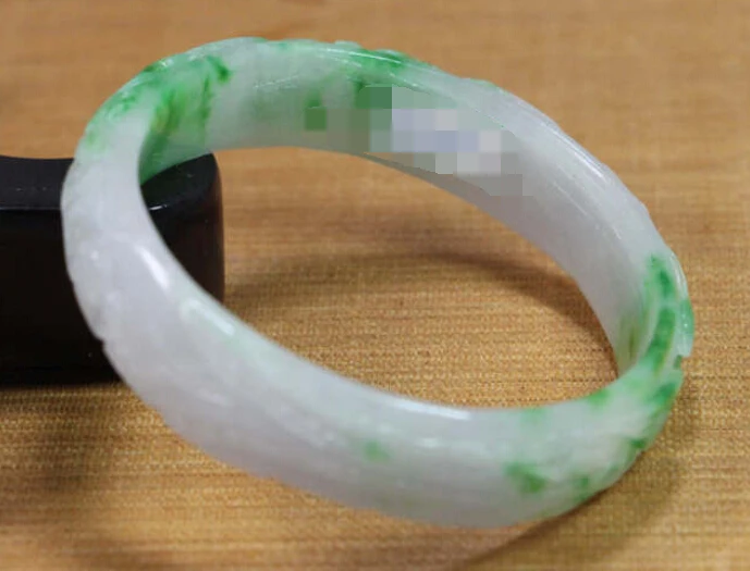 

0071 BEAUTIFUL CARVING GREEN JADE JADEITE BRACELET BANGLE