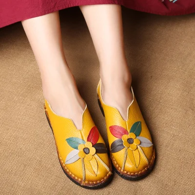 Женщины Осень натуральная кожа ручной работы на плоской подошве водонепроницаемые Мокасины без шнуровки обувь женский цветок мокасины-лоферы обувь для вождения 5568 - Цвет: yellow