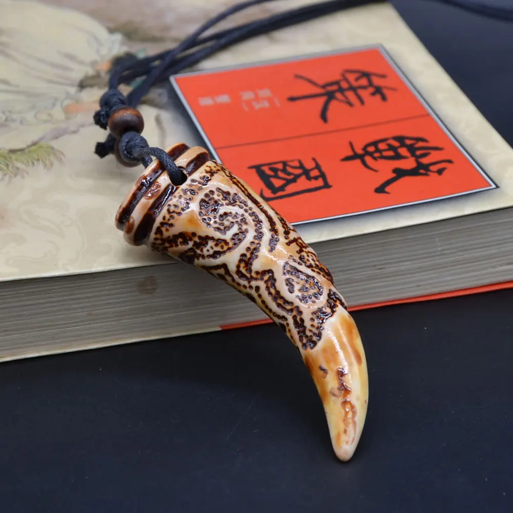 

UMGODLY Cool Retro Punk Wolf Tooth Pendant Tribal Hawaiian Surfer Wood Beads Choker Necklace Talisman Jewelry Imitation Yak Bone