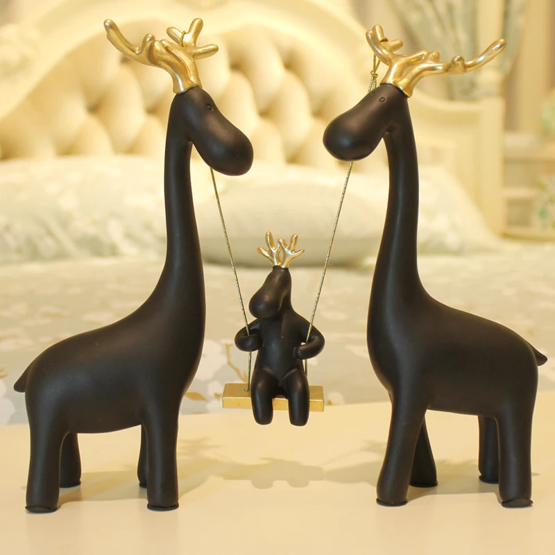 

Wooden Swing Elk Figurines Family Of Three Deer Resin Animal Statues Modern Home Decorations Wedding Gifts Birthday Gift Toys