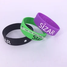 100 шт/партия Высокое качество заказной логотип debosed/Выгравированный цвет заполнены дешевые резиновые браслеты Радуга секционный силиконовый браслет