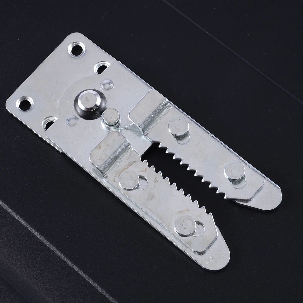 2Pcs Furniture Hinge Sofa Furniture Connector Snap for Home Furniture Sectional Sofa Connectors