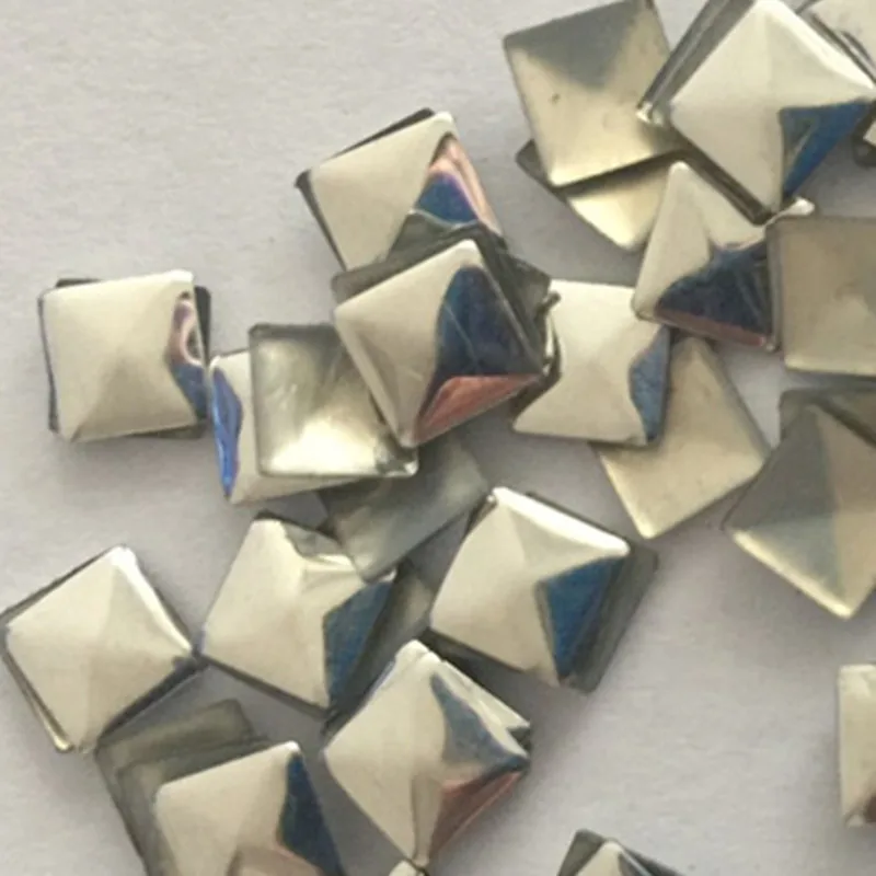 200PCS 10*10mm Flat Back Silver Pyramid Studs Iron-on Rhinestuds Hot fix Nailheads Panel Pressing Heat Transfer Garments DIY | Дом и сад