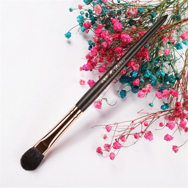 

Natural Goat Hair Smoky Eye Make up Eyeshadow Highlighter Blending Makeup Brush Beginner Cosmetic Tool