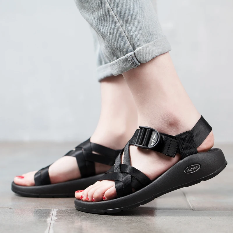 

2018 Summer Sandals Black Women Sandals Plus Size 36-44 Solid Color Rome Style Flat Heel Soft Sole Unisex Sandals Beach Shoes