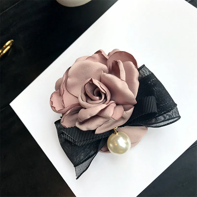 

Korea Handmade Modern Flower Bowknot Simulated Pearl Brooches Pins Badges Fashion Jewelry For Woman Suits Accessories-YHGWBH028F