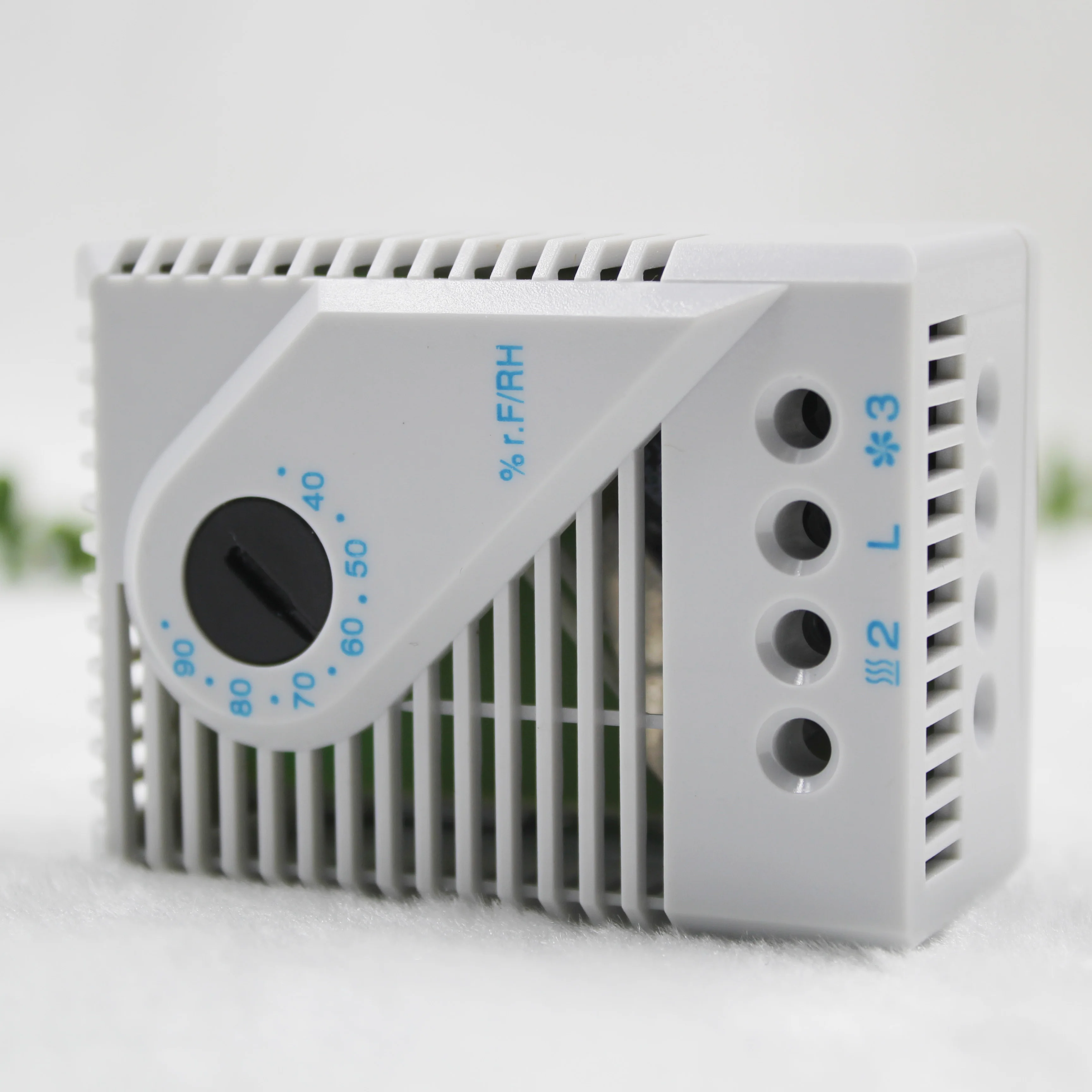 

MFR012 small compact adjustable mechanical hygrostat controller