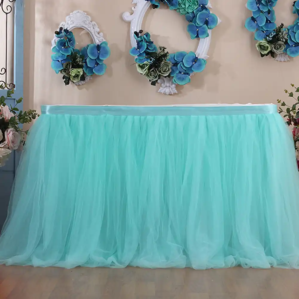 mesa de festa com tule