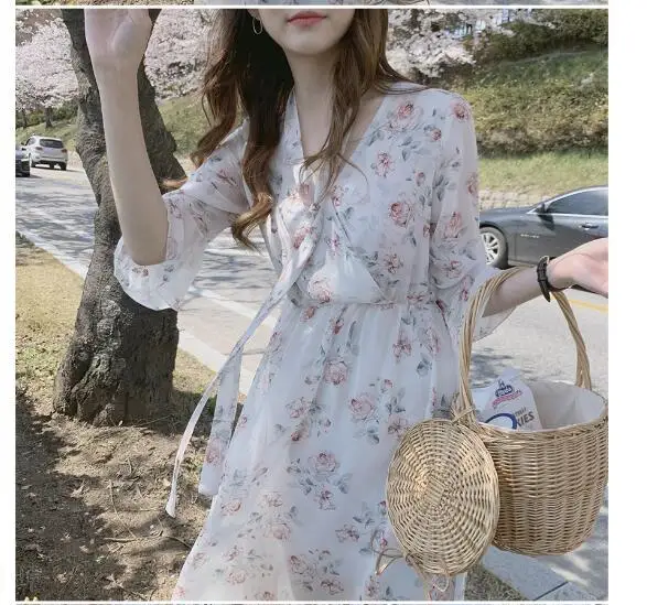

Fresh Chiffon Dresses Women Korean Style Design Slim Waist Holiday Honeymoon Flare Sleeve White Black Chiffon Floral Dress