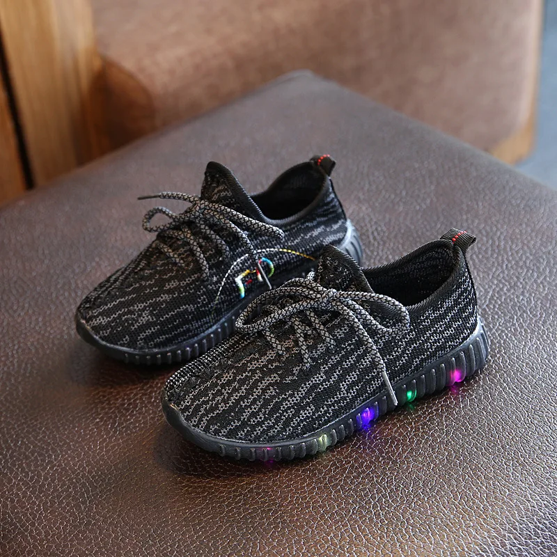 Davidyue Детские теннисные infantil детская обувь для мальчиков и девочек жидкокристаллический из сетчатой ткани; Детские кроссовки; обувь с подсветкой; Повседневные детские легкие кроссовки на плоской подошве