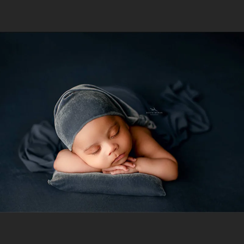 Newborn Baby Photography Props Luxury Velvet Sleeping Cap + Pillow